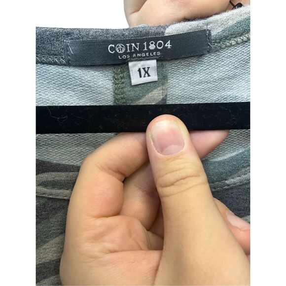 Coin 1804 Camo 3/4 Sleeve Top - Picture 7 of 8